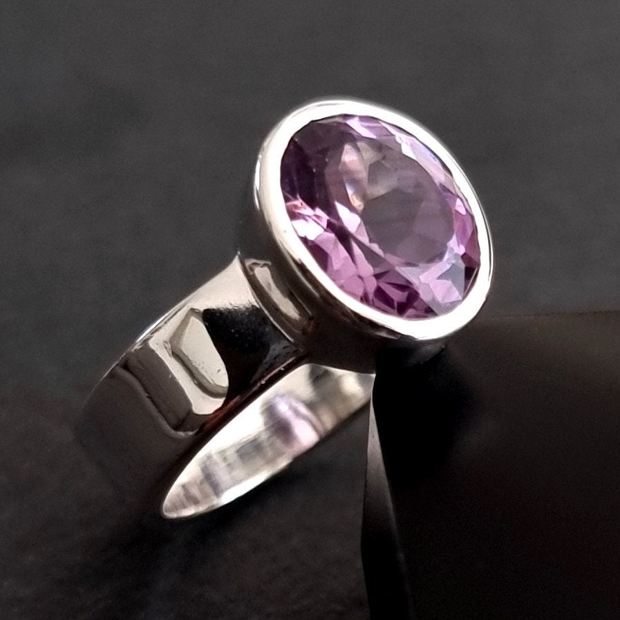 Amethyst Facetted Oval 12mm x 10mm 925 Sterling Silver Ring, R112A