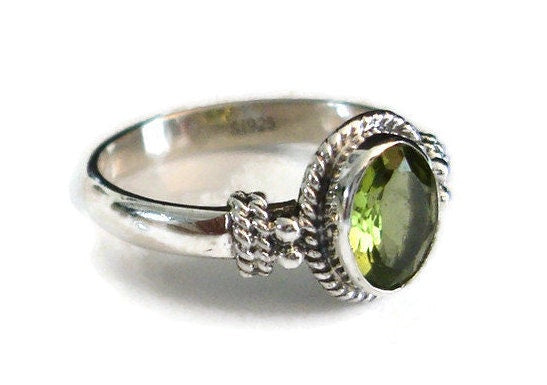 Small Oval Boho Peridot Ring, 925 Sterling Silver, August Birthstone, Green Gemstone Solitaire Ring, 16th Anniversary, Mistry Gems, R5P