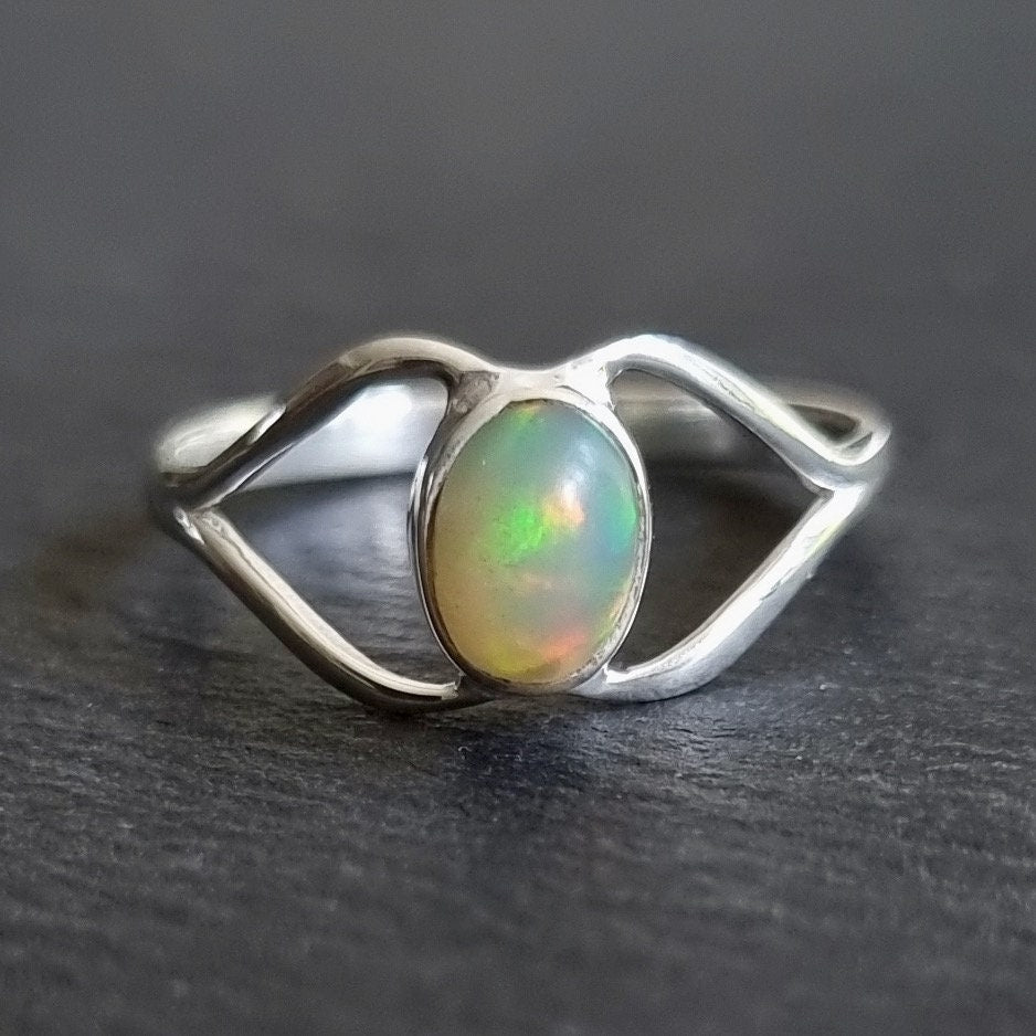 Modern Ethiopian Welo Opal 925 Sterling Silver Ring, R51