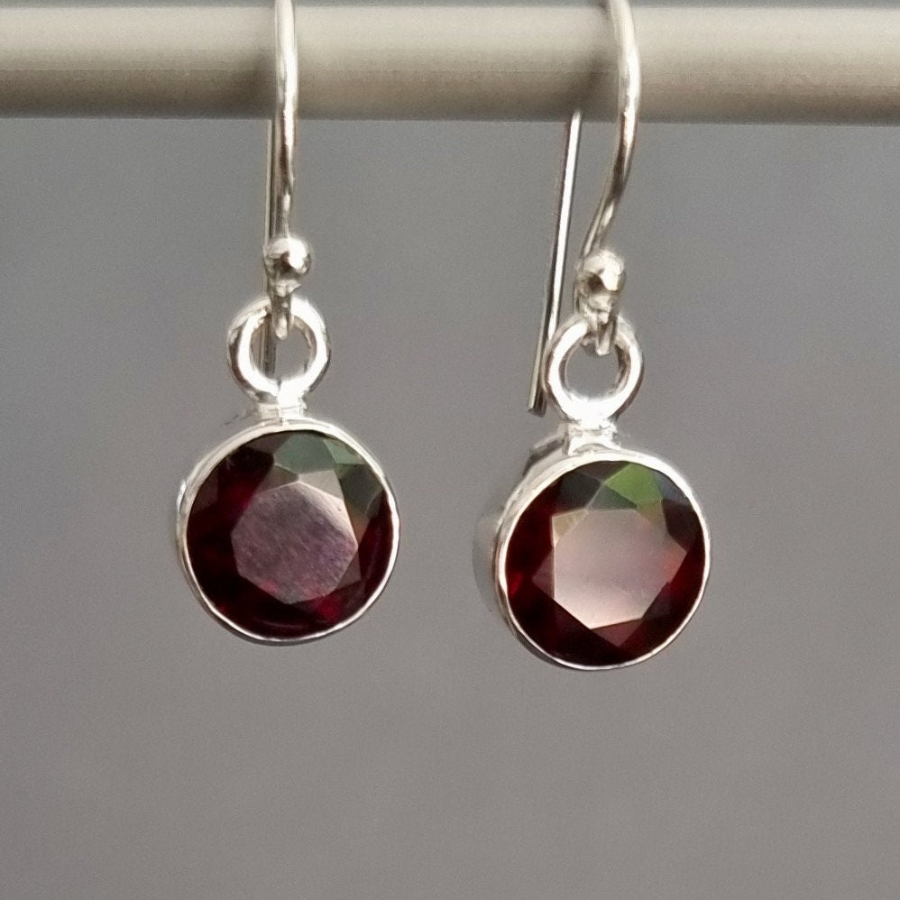 Small 8mm Round Facetted Garnet 925 Silver Earrings, E13GF