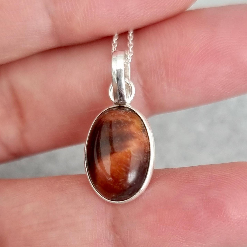 Unisex Small Oval Red Tigers Eye Pendant, 925 Sterling Silver, Bezel Set Stone Size 14mm x 10mm, Stone of Protection, Mistry Gems, P8SRTE