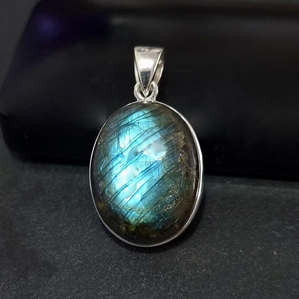 Unisex Chunky Oval Blue Labradorite 925 Sterling Silver Pendant, LABP20