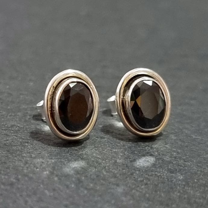 Elegant 925 Silver Oval Facetted Black Onyx Stud Earrings, S3OF