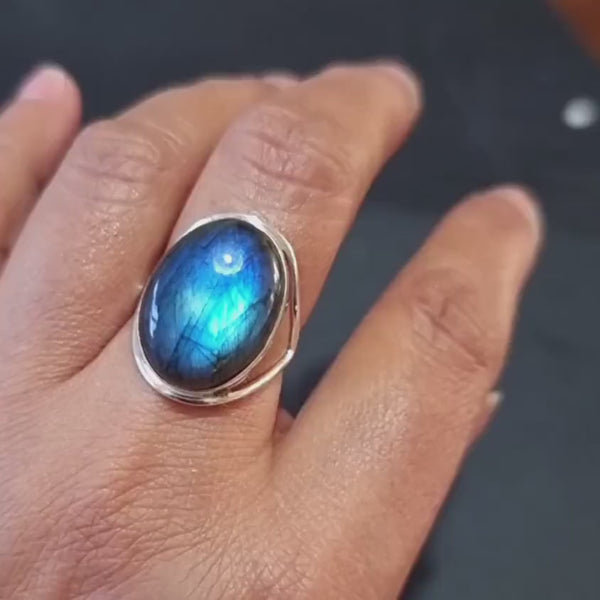 Large Oval Labradorite Ring, 20mm x 15mm 925 Sterling Silver Cocktail Ring, Iridescent Blue Stone, Engagement Ring, Mistry Gems, R80LABL