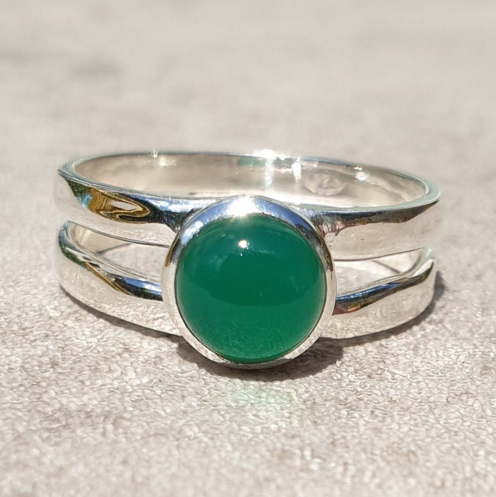 Round Green Onyx Ring, 925 Sterling Silver Ring, Green Gemstone, Unisex Solitaire Ring, Contemporary Ring, 7th Anniversary,Mistry Gems,R22GO